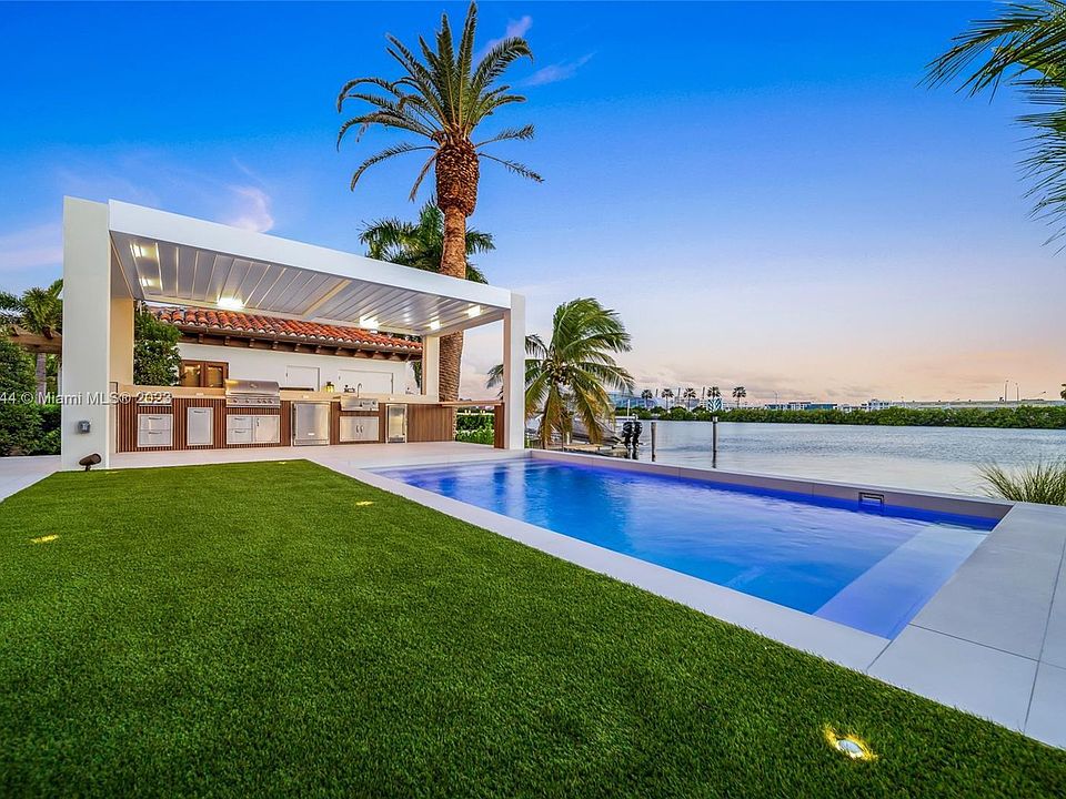 1st image of 21 Palm Ave