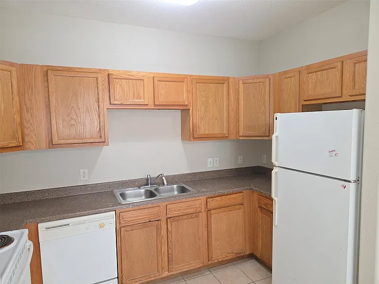 10015 Wiloak St #B — Photo 5