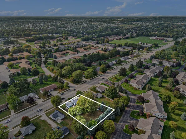 6724 28th Ave, Hudsonville, MI 49426