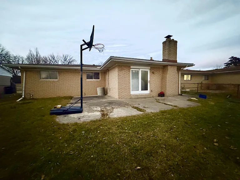 2868 Groves Dr — Photo 45