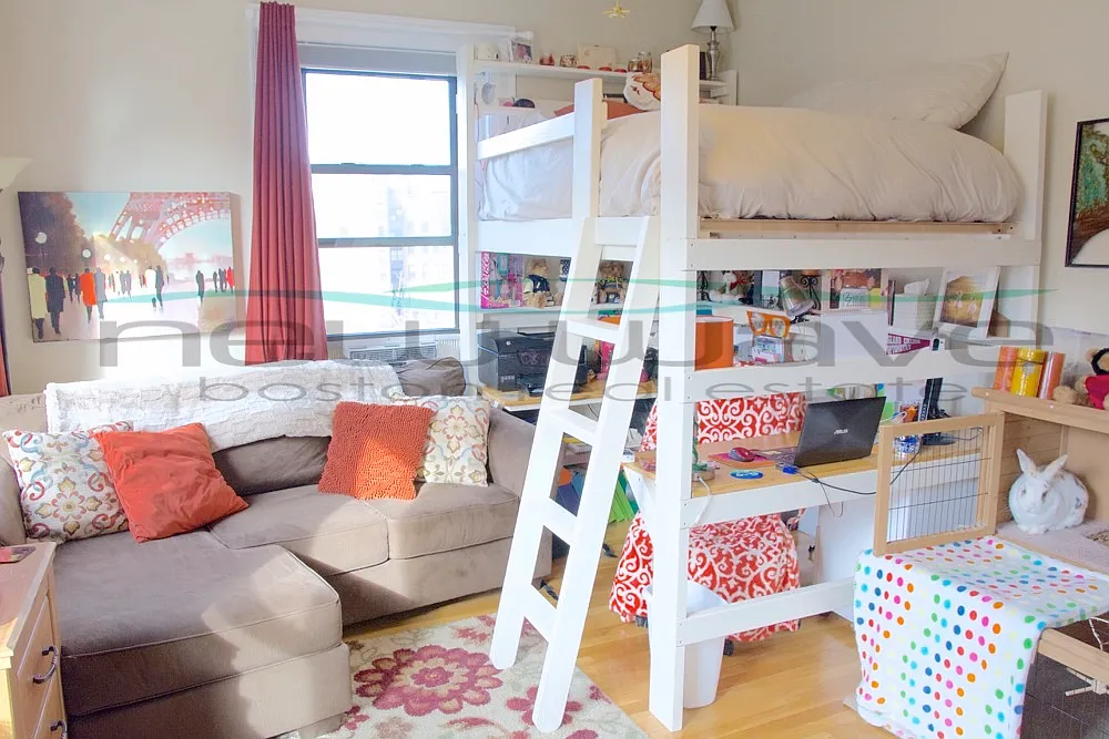 Studio, 350 sqft, $2,600 — Photo 2