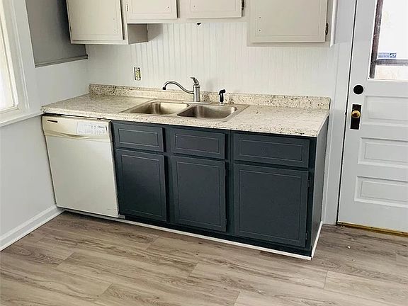 2nd image of 11017 Vernon Ave