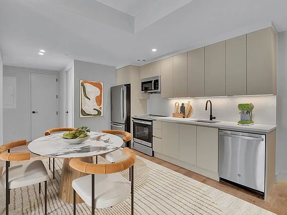 2nd image of 130 Hope St #529