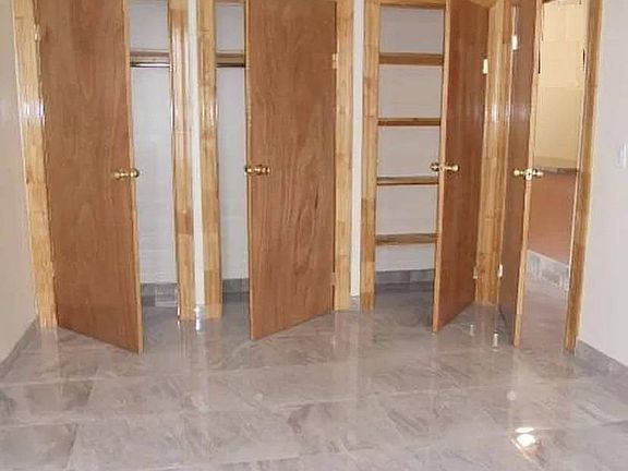 4th image of 1604 E 43rd St #3