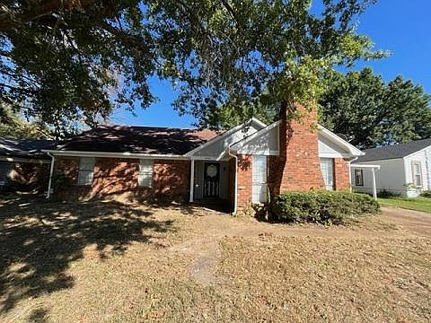 2nd image of 4446 Crescent Park Dr