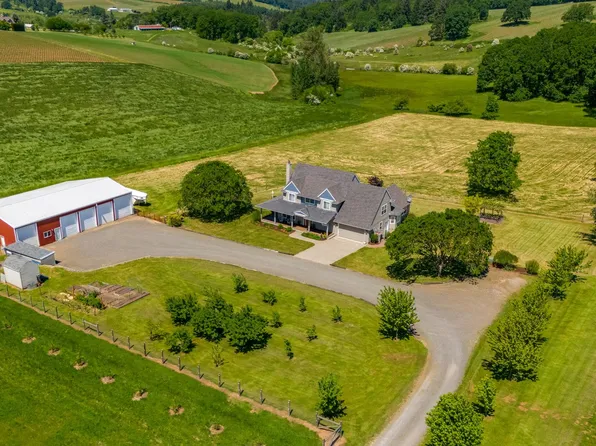 11609 NE Finn Hill Loop, Carlton, OR 97111