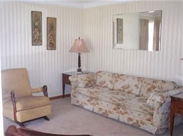 5th image of 4587 Georgette Ave