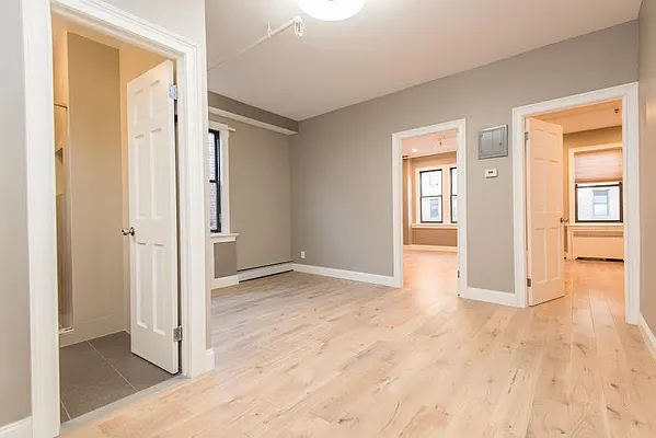 Rented by City Connections Realty | media 7