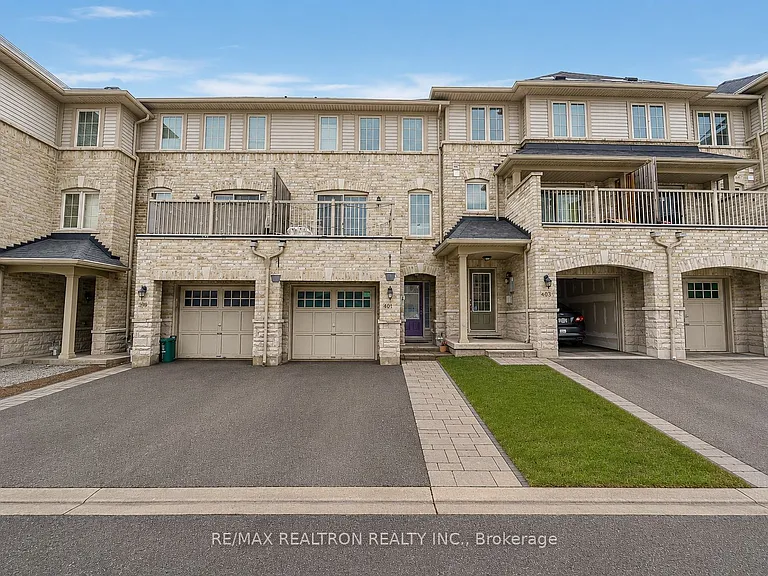 401 Rossland Rd E — Photo 2