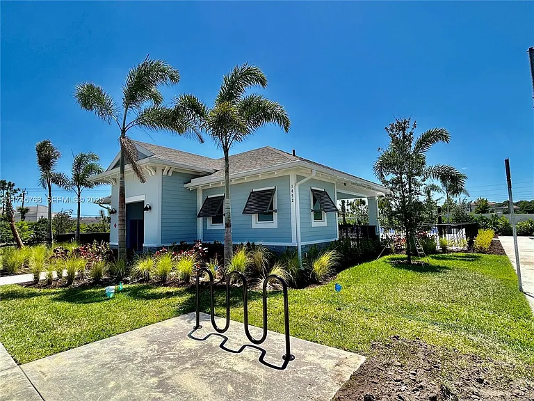3542 NW Solange Ct — Photo 37