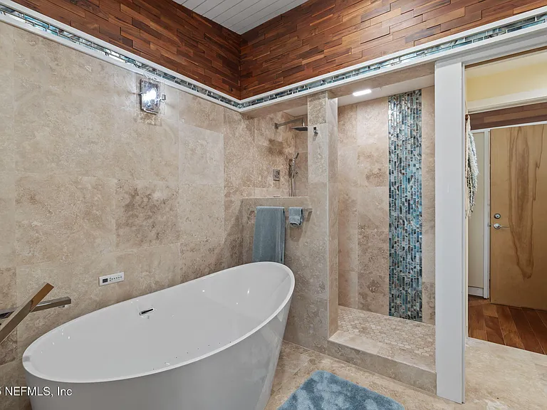 2337 Seminole Rd #B — Photo 10