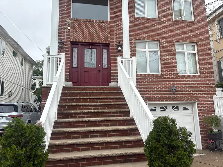 15 Pershing St #1 — Photo 7