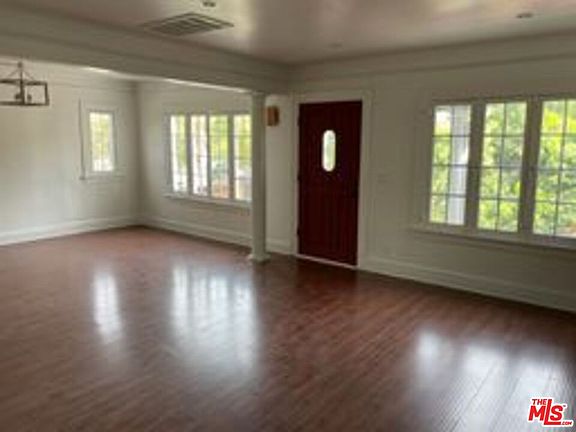2nd image of 817 N Harvard Blvd
