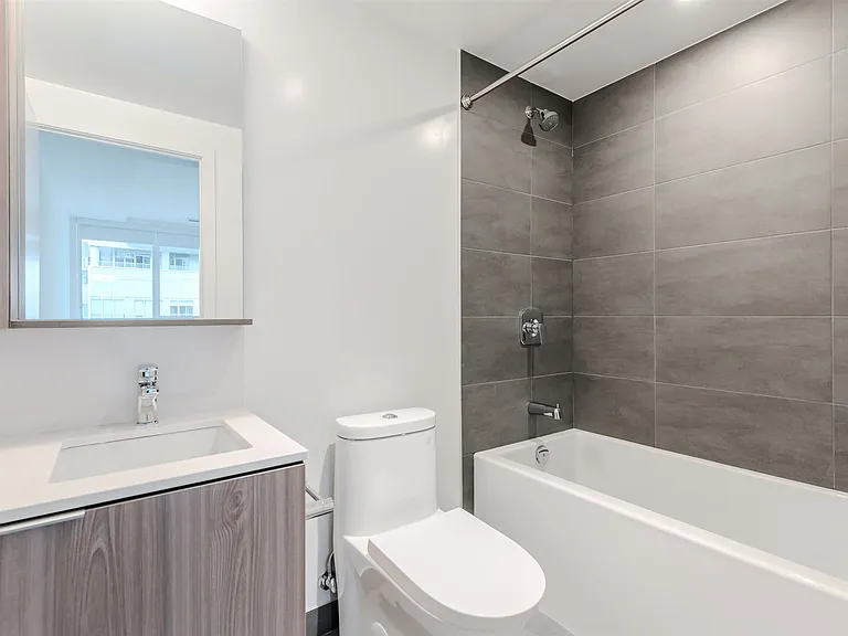 223 Redpath Ave — Photo 152