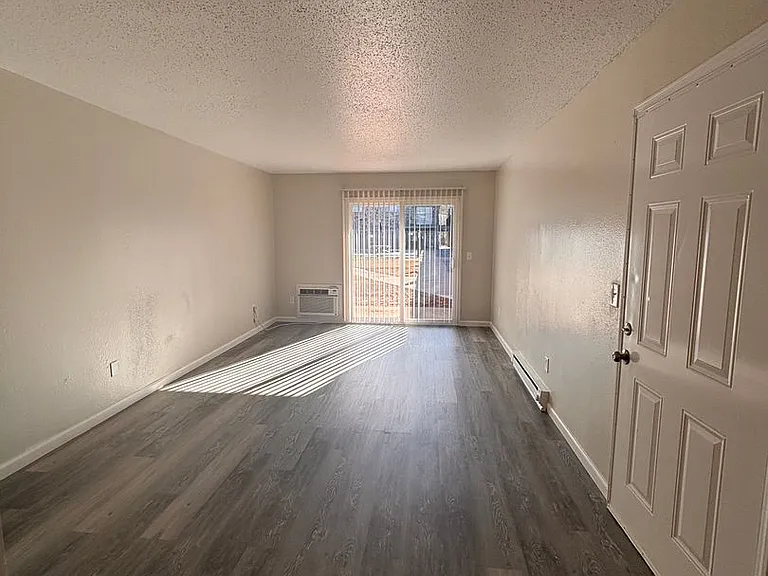 The Vue at Oak Creek — Photo 17
