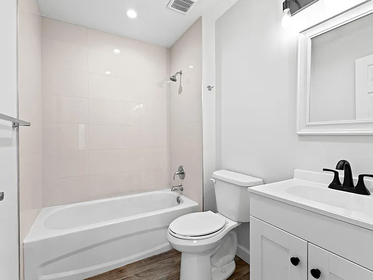 56 W 12th St #D — Photo 20