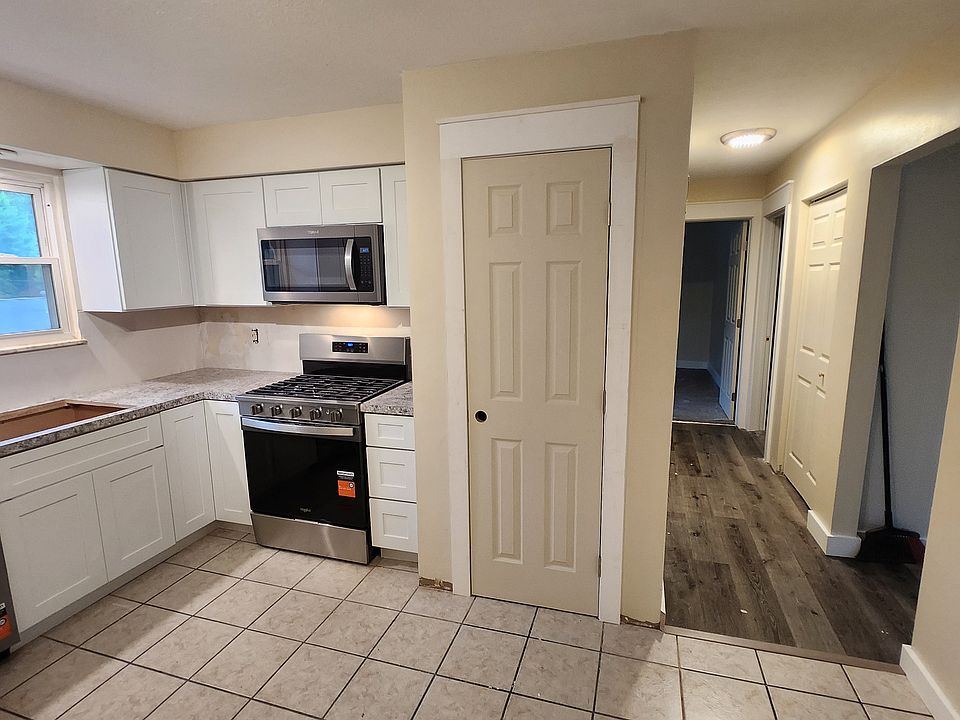 1st image of 2091 & 2095 Berger Ave #2091