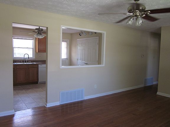 2nd image of 417 Hedgewood Dr