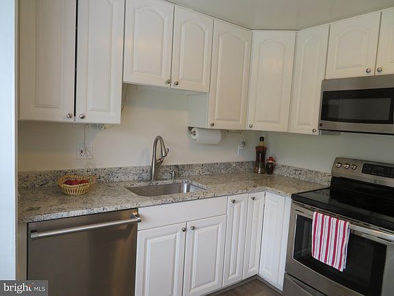 3rd image of 3045 Talking Rock Dr