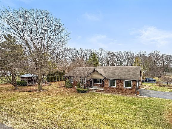 2nd image of 6859 Bloomfield Dr E