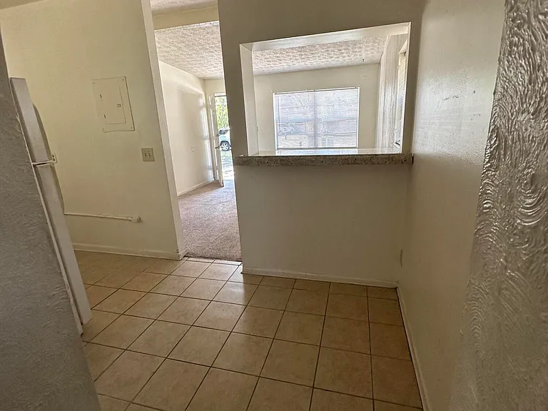 342 Linden Ln — Photo 6