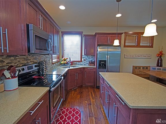 3rd image of 614 Trump Ave NW