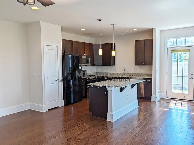 375 Avett Dr — Photo 6