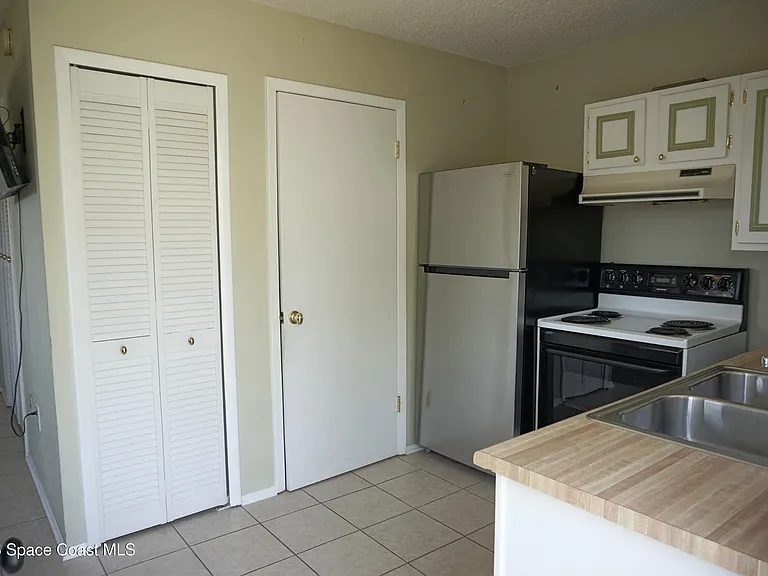 1423 Jasper Ave NW — Photo 13