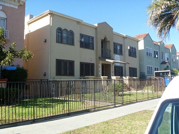 3rd image of 207 S Berendo St APT 112