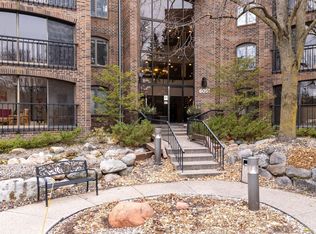6051 Laurel Ave APT 203, Golden Valley, MN 55416