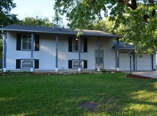 1720 SW 30th St, Topeka, KS 66611