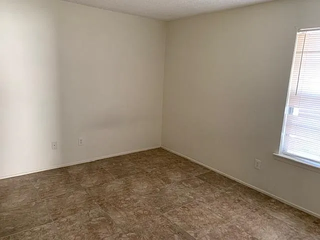 109 Shannon Cir #D — Photo 8