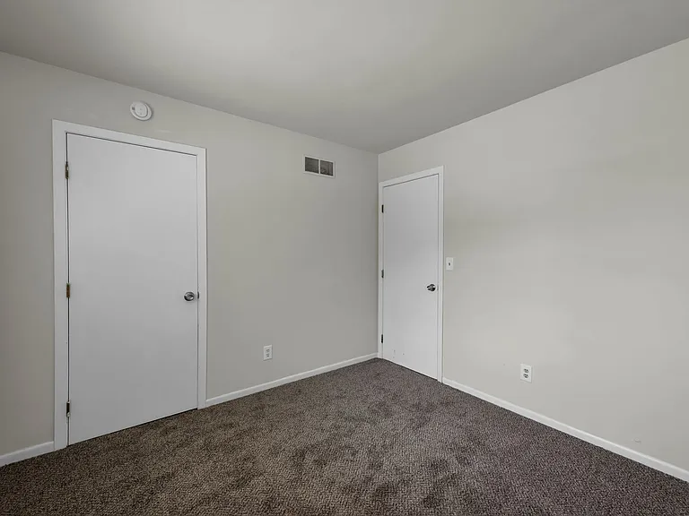 2700 Queenswood Dr — Photo 17