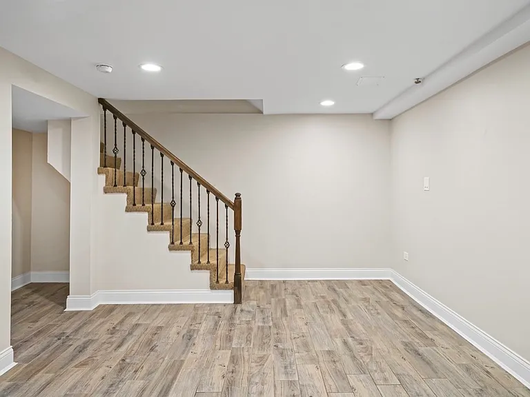 6350 S Lockwood Ave — Photo 10