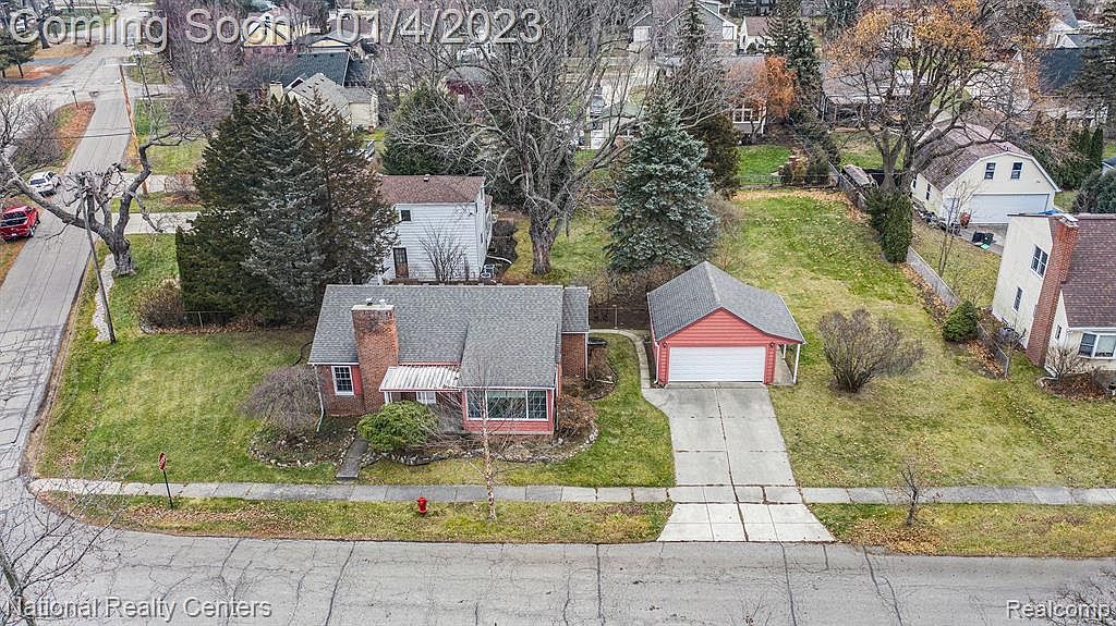 1739 Woodland Ave, Sylvan Lake, MI 48320 Zillow