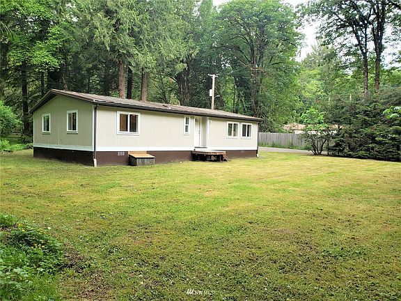 3rd image of 21 NE Courtney Creek Ln