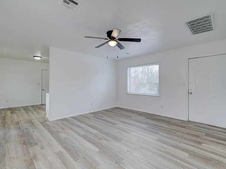 12250 E Post Oak Rd — Photo 4