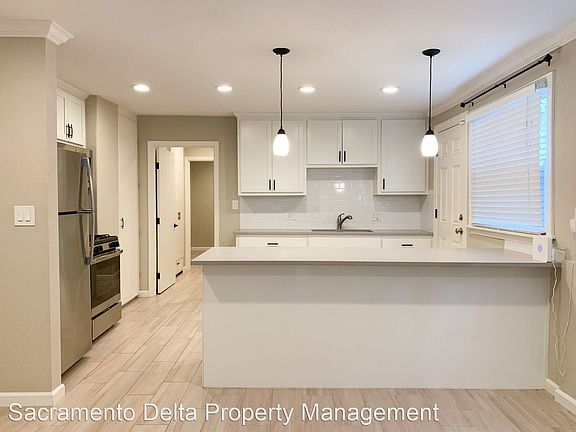 3rd image of 1917 28th St APT B