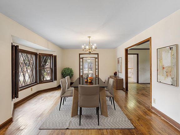 2nd image of 306 Seabury Dr