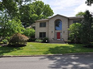 114 Heatherhill Rd, Cresskill, NJ 07626