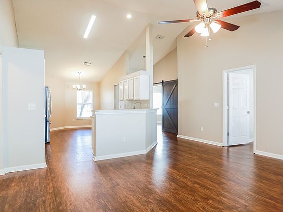 4th image of 1563 Bay Harbor Dr