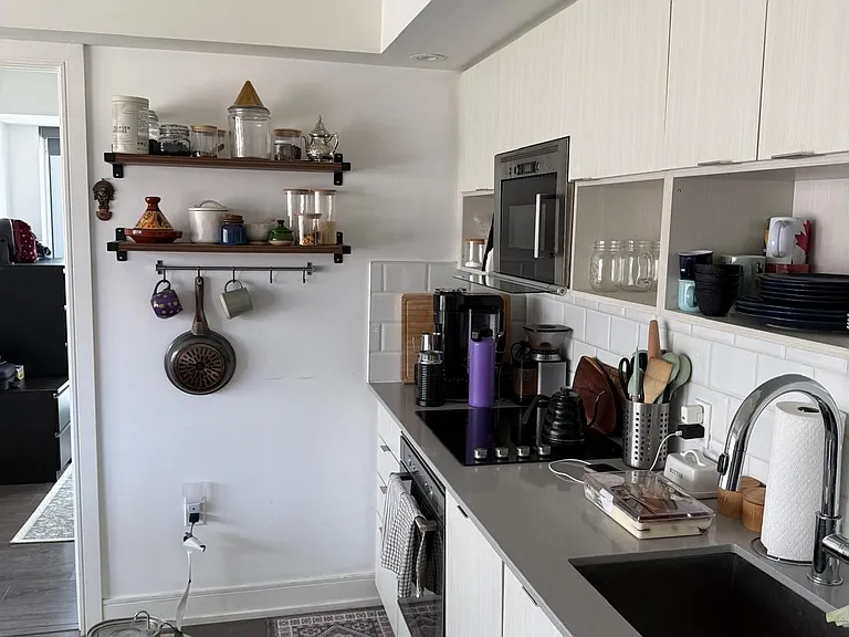 89 McGill St #902 — Photo 3