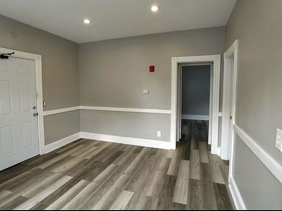 4th image of 686 Broadway Unit 2R