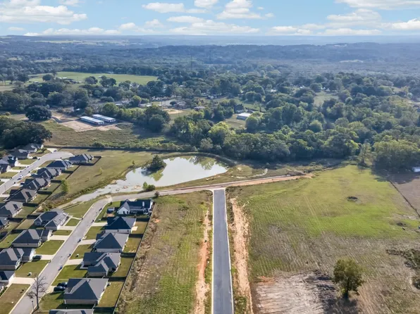 223 Toro Dr, Winona, TX 75792
