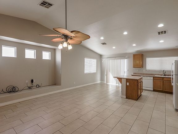 5th image of 343 River Glider Ave