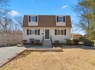 4 Glendale Ave, Warwick, RI 02889