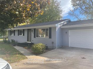 911 Oak St, Winneconne, WI 54986