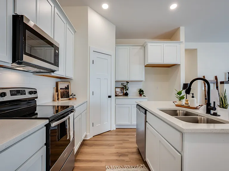 16805 W Kashmir St — Photo 10