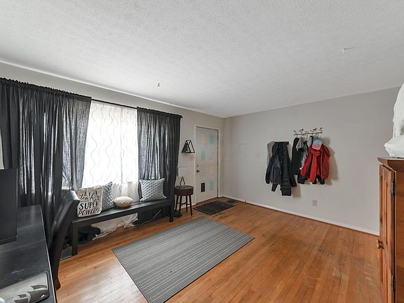 2nd image of 2788 E Livingston Ave