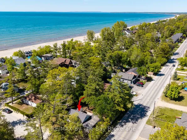 33 17th St N, Wasaga Beach, ON L9Z 2J1